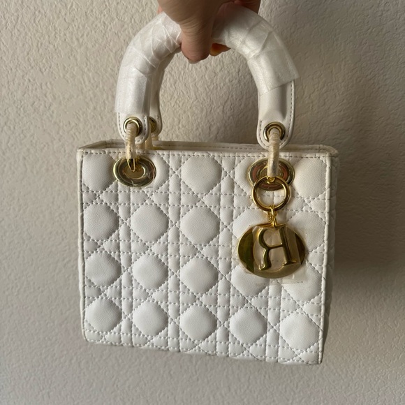 *READ PU | White Gold Quilted Small Lady Bag Crossbody Satchel S7 - Picture 3 of 16